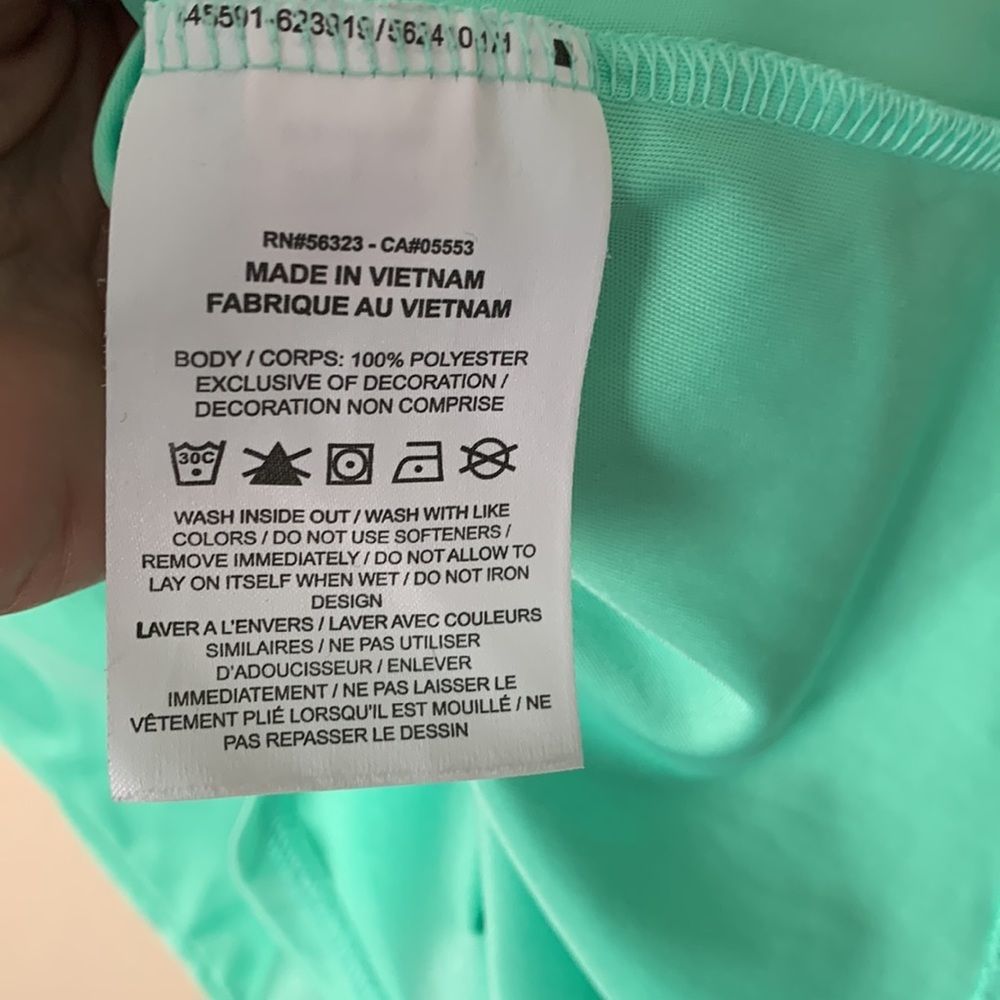 Nike Essential Running Tank - Picture 3 of 7